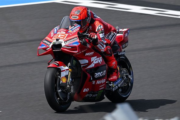 MARC MÁRQUEZ, MACARISTAN'DA 100. GRAND PRIX ZAFERINI KAZANDI!